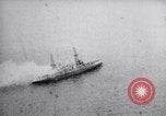 Standbild ehemaligen USS New Jersey (BB-16) wird bombardiert und kentert North Carolina United States USA, 1923, aus Sekunde 28 historischem Filmmaterial Videoclip 65675033882