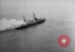 Standbild ehemaligen USS New Jersey (BB-16) wird bombardiert und kentert North Carolina United States USA, 1923, aus Sekunde 29 historischem Filmmaterial Videoclip 65675033882