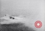 Standbild ehemaligen USS New Jersey (BB-16) wird bombardiert und kentert North Carolina United States USA, 1923, aus Sekunde 55 historischem Filmmaterial Videoclip 65675033882