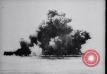 Standbild USS Virginia sinkt nach Bombenanschlägen von Army Air Service Ebenen North Carolina United States USA, 1923, aus Sekunde 7 historischem Filmmaterial Videoclip 65675033883