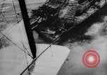 Standbild USS Virginia sinkt nach Bombenanschlägen von Army Air Service Ebenen North Carolina United States USA, 1923, aus Sekunde 18 historischem Filmmaterial Videoclip 65675033883