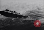 Standbild USS Virginia sinkt nach Bombenanschlägen von Army Air Service Ebenen North Carolina United States USA, 1923, aus Sekunde 26 historischem Filmmaterial Videoclip 65675033883