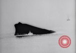 Standbild USS Virginia sinkt nach Bombenanschlägen von Army Air Service Ebenen North Carolina United States USA, 1923, aus Sekunde 36 historischem Filmmaterial Videoclip 65675033883