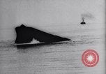 Standbild USS Virginia sinkt nach Bombenanschlägen von Army Air Service Ebenen North Carolina United States USA, 1923, aus Sekunde 37 historischem Filmmaterial Videoclip 65675033883