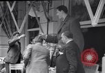 Standbild 8 feet tall man Wien Österreich, 1935, aus Sekunde 3 historischem Filmmaterial Videoclip 65675033889