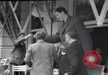 Standbild 8 feet tall man Wien Österreich, 1935, aus Sekunde 4 historischem Filmmaterial Videoclip 65675033889