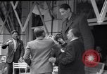 Standbild 8 feet tall man Wien Österreich, 1935, aus Sekunde 7 historischem Filmmaterial Videoclip 65675033889
