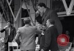 Standbild 8 feet tall man Wien Österreich, 1935, aus Sekunde 9 historischem Filmmaterial Videoclip 65675033889