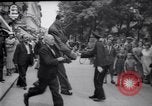 Standbild 8 feet tall man Wien Österreich, 1935, aus Sekunde 16 historischem Filmmaterial Videoclip 65675033889