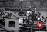 Standbild 8 feet tall man Wien Österreich, 1935, aus Sekunde 28 historischem Filmmaterial Videoclip 65675033889