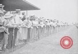 Standbild Rennen gewann von Discovery Arlington Heights Illinois USA, 1935, aus Sekunde 46 historischem Filmmaterial Videoclip 65675033893