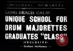 Standbild drum majorette Klassen Long Beach California USA, 1938, aus Sekunde 1 historischem Filmmaterial Videoclip 65675033915