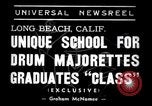 Standbild drum majorette Klassen Long Beach California USA, 1938, aus Sekunde 7 historischem Filmmaterial Videoclip 65675033915