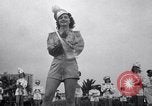 Standbild drum majorette Klassen Long Beach California USA, 1938, aus Sekunde 9 historischem Filmmaterial Videoclip 65675033915