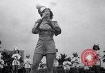 Standbild drum majorette Klassen Long Beach California USA, 1938, aus Sekunde 10 historischem Filmmaterial Videoclip 65675033915
