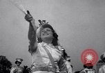 Standbild drum majorette Klassen Long Beach California USA, 1938, aus Sekunde 13 historischem Filmmaterial Videoclip 65675033915