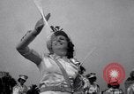 Standbild drum majorette Klassen Long Beach California USA, 1938, aus Sekunde 14 historischem Filmmaterial Videoclip 65675033915