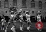 Standbild drum majorette Klassen Long Beach California USA, 1938, aus Sekunde 22 historischem Filmmaterial Videoclip 65675033915