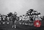 Standbild drum majorette Klassen Long Beach California USA, 1938, aus Sekunde 28 historischem Filmmaterial Videoclip 65675033915