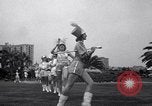 Standbild drum majorette Klassen Long Beach California USA, 1938, aus Sekunde 31 historischem Filmmaterial Videoclip 65675033915