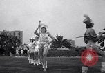 Standbild drum majorette Klassen Long Beach California USA, 1938, aus Sekunde 32 historischem Filmmaterial Videoclip 65675033915