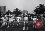 Standbild drum majorette Klassen Long Beach California USA, 1938, aus Sekunde 39 historischem Filmmaterial Videoclip 65675033915