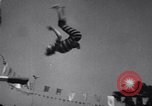 Immagine di Comici acquatici Los Angeles California USA, 1938, secondo 23 filmato di repertorio 65675033918