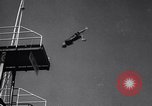 Immagine di Comici acquatici Los Angeles California USA, 1938, secondo 41 filmato di repertorio 65675033918
