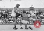 Standbild Boxkampf Philadelphia Pennsylvania USA, 1938, aus Sekunde 15 historischem Filmmaterial Videoclip 65675033920