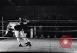 Standbild Boxkampf Philadelphia Pennsylvania USA, 1938, aus Sekunde 29 historischem Filmmaterial Videoclip 65675033920