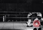 Standbild Boxkampf Philadelphia Pennsylvania USA, 1938, aus Sekunde 34 historischem Filmmaterial Videoclip 65675033920