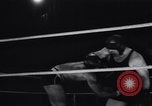 Standbild Boxkampf Philadelphia Pennsylvania USA, 1938, aus Sekunde 37 historischem Filmmaterial Videoclip 65675033920