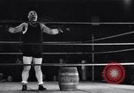 Standbild Boxkampf Philadelphia Pennsylvania USA, 1938, aus Sekunde 45 historischem Filmmaterial Videoclip 65675033920