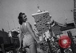 Standbild Miss California contest Venice Beach Los Angeles California USA, 1938, aus Sekunde 14 historischem Filmmaterial Videoclip 65675033923