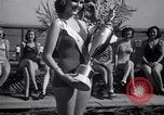 Standbild Miss California contest Venice Beach Los Angeles California USA, 1938, aus Sekunde 36 historischem Filmmaterial Videoclip 65675033923