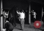 Standbild Pferderennen mit Seabiscuit und Ligaroti Del Mar California USA, 1938, aus Sekunde 9 historischem Filmmaterial Videoclip 65675033924