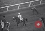 Standbild Pferderennen mit Seabiscuit und Ligaroti Del Mar California USA, 1938, aus Sekunde 10 historischem Filmmaterial Videoclip 65675033924