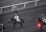 Standbild Pferderennen mit Seabiscuit und Ligaroti Del Mar California USA, 1938, aus Sekunde 11 historischem Filmmaterial Videoclip 65675033924