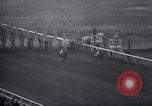 Standbild Pferderennen mit Seabiscuit und Ligaroti Del Mar California USA, 1938, aus Sekunde 20 historischem Filmmaterial Videoclip 65675033924