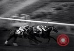 Standbild Pferderennen mit Seabiscuit und Ligaroti Del Mar California USA, 1938, aus Sekunde 30 historischem Filmmaterial Videoclip 65675033924