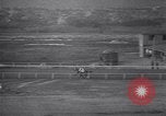 Standbild Pferderennen mit Seabiscuit und Ligaroti Del Mar California USA, 1938, aus Sekunde 37 historischem Filmmaterial Videoclip 65675033924