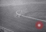Standbild Pferderennen mit Seabiscuit und Ligaroti Del Mar California USA, 1938, aus Sekunde 43 historischem Filmmaterial Videoclip 65675033924