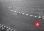 Standbild Pferderennen mit Seabiscuit und Ligaroti Del Mar California USA, 1938, aus Sekunde 44 historischem Filmmaterial Videoclip 65675033924