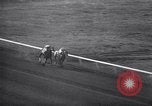 Standbild Pferderennen mit Seabiscuit und Ligaroti Del Mar California USA, 1938, aus Sekunde 50 historischem Filmmaterial Videoclip 65675033924