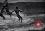 Standbild Wasserski Evian Frankreich, 1938, aus Sekunde 16 historischem Filmmaterial Videoclip 65675033927