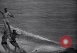 Standbild Wasserski Evian Frankreich, 1938, aus Sekunde 19 historischem Filmmaterial Videoclip 65675033927