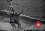 Standbild Wasserski Evian Frankreich, 1938, aus Sekunde 21 historischem Filmmaterial Videoclip 65675033927