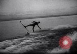 Standbild Wasserski Evian Frankreich, 1938, aus Sekunde 24 historischem Filmmaterial Videoclip 65675033927