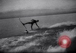 Standbild Wasserski Evian Frankreich, 1938, aus Sekunde 25 historischem Filmmaterial Videoclip 65675033927