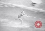 Standbild Wasserski Evian Frankreich, 1938, aus Sekunde 31 historischem Filmmaterial Videoclip 65675033927